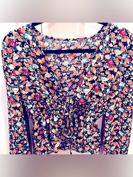SHEIN Tops - [SHEIN] Floral Long Bell-Sleeve Front-Tie Shirt - Womens Size Medium